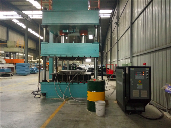 鋰電隔膜控溫選擇水循環(huán)溫度控制機有哪些優(yōu)勢「歐能機械」技術分析