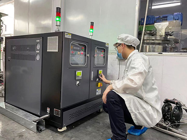 鋰離子電池電極漿料制備和涂布，攪拌機模溫機控制溫度